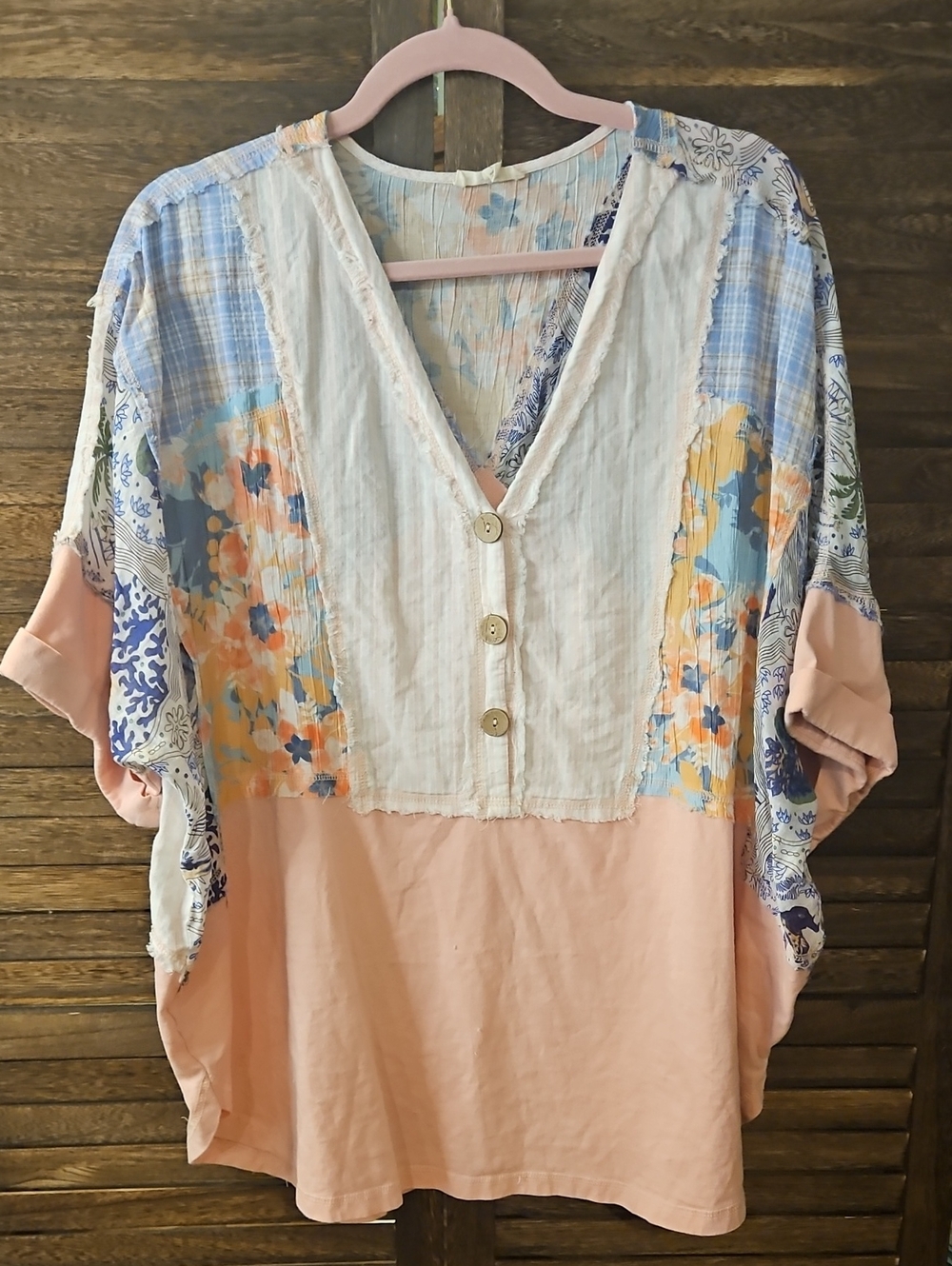 Easel Boho Floral Patchwork V-Neck Top Lg Peach and Blue